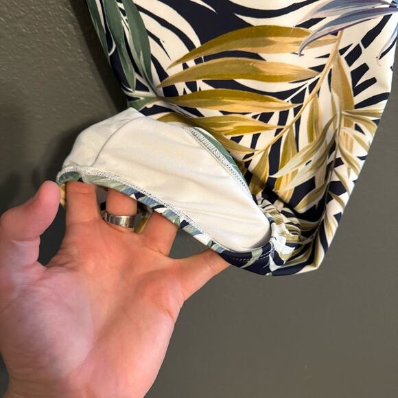 Hurley NWOT Tropical Palm Leaf One Piece Swimsuit Size L - Picture 5 of 8